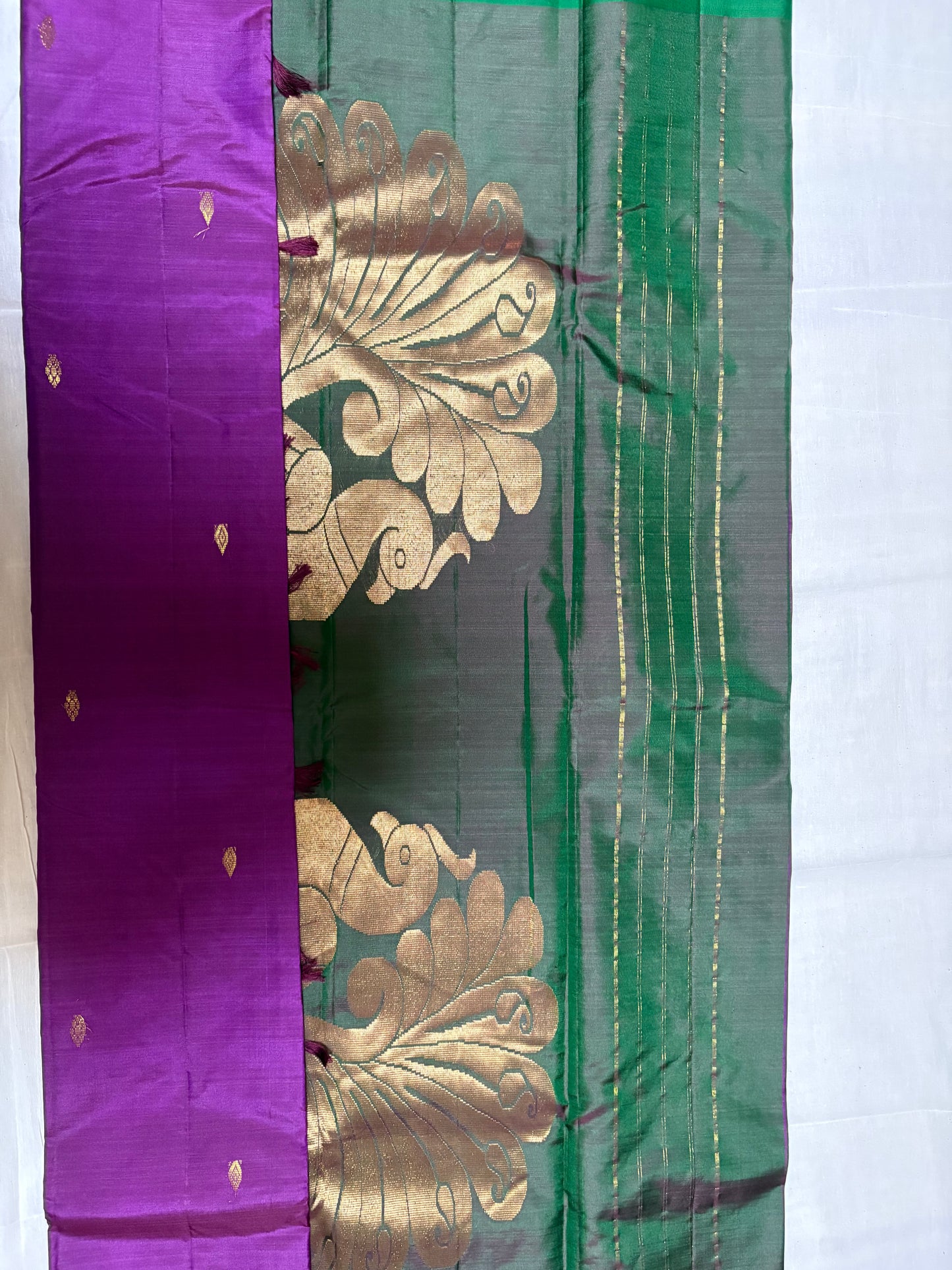 Kanjivaram Light weight collection Saree code:-KTLW4
