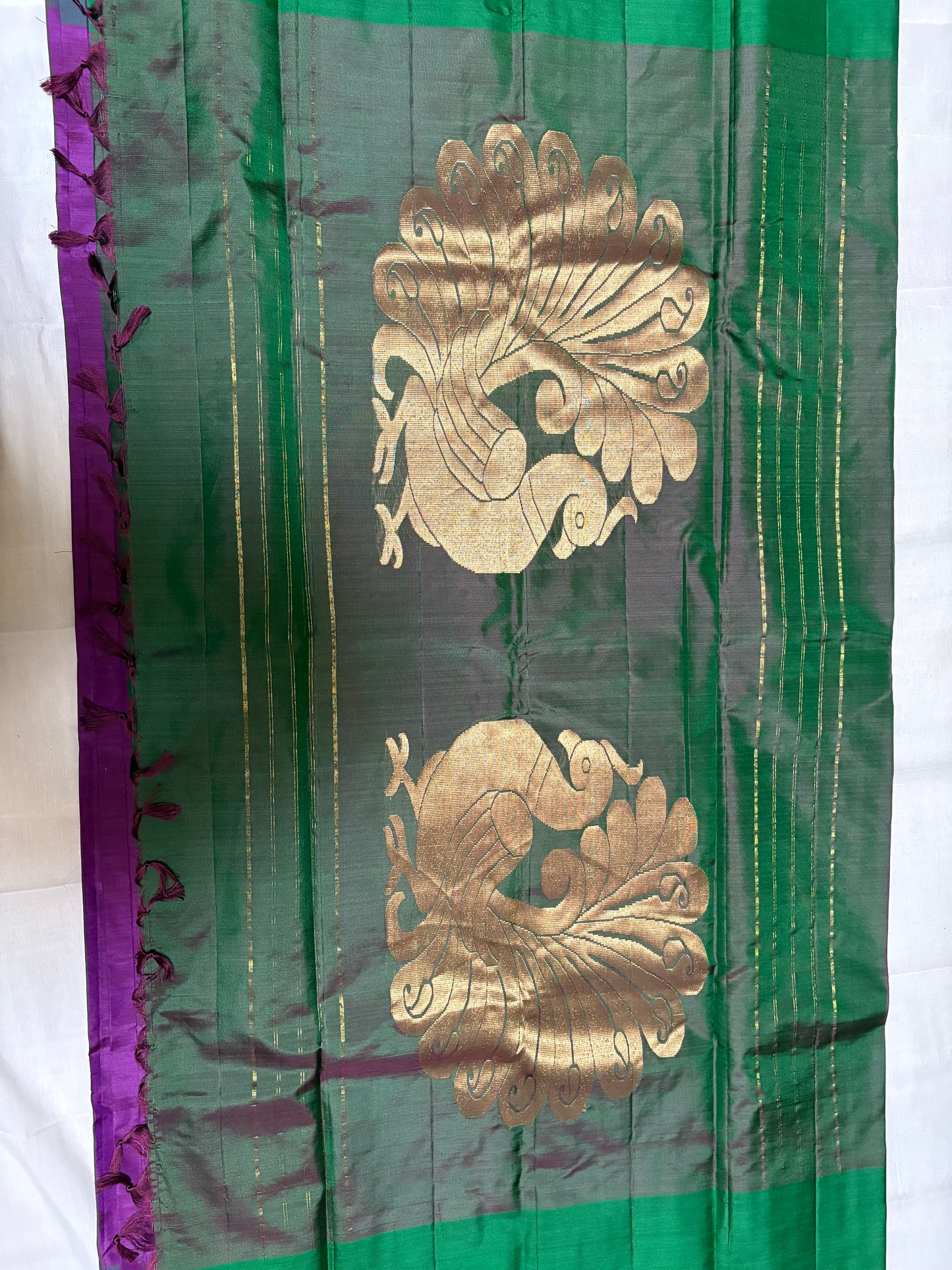 Kanjivaram Light weight collection Saree code:-KTLW4