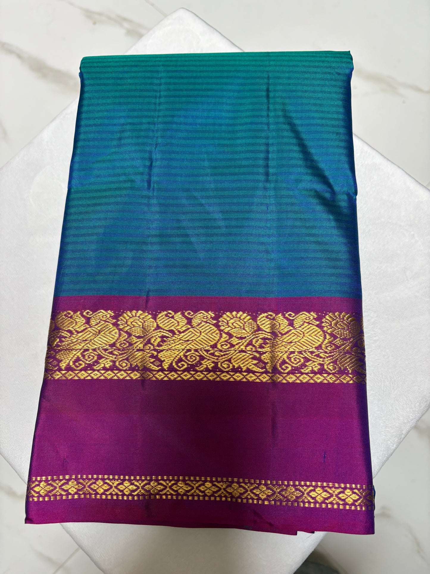 Kanjivaram Light weight collection.  Saree code:-KTLW1