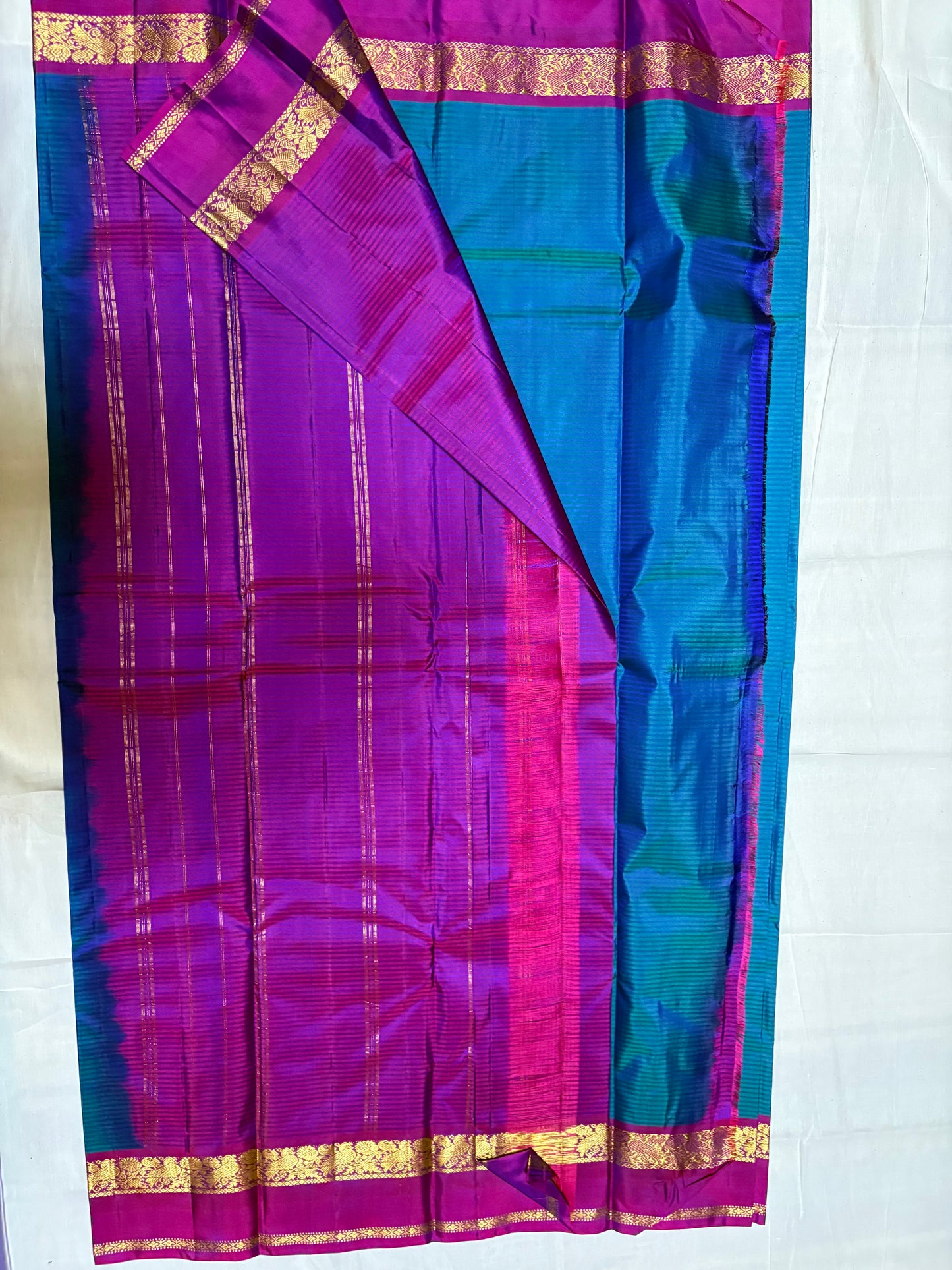 Kanjivaram Light weight collection.  Saree code:-KTLW1