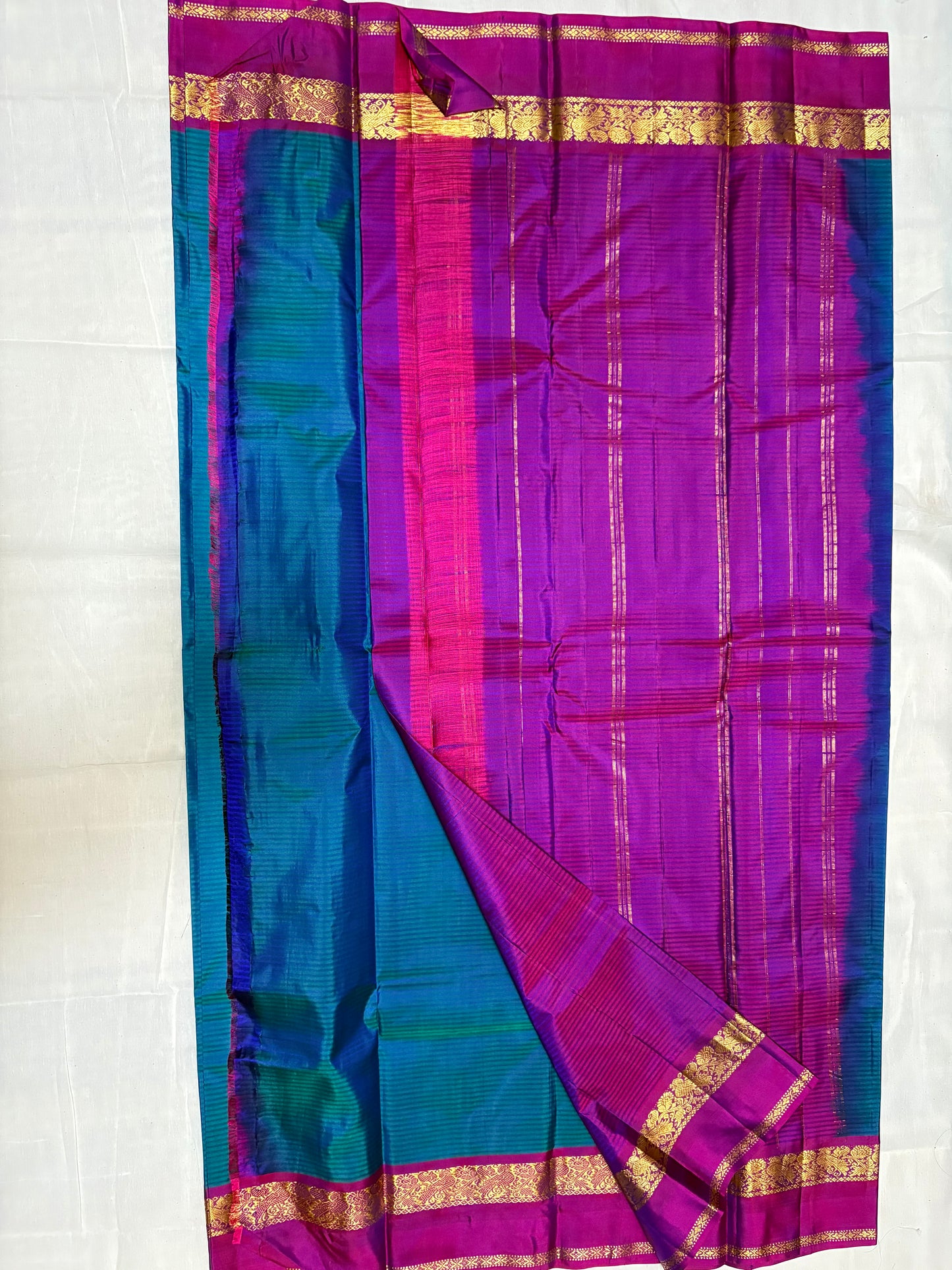 Kanjivaram Light weight collection.  Saree code:-KTLW1